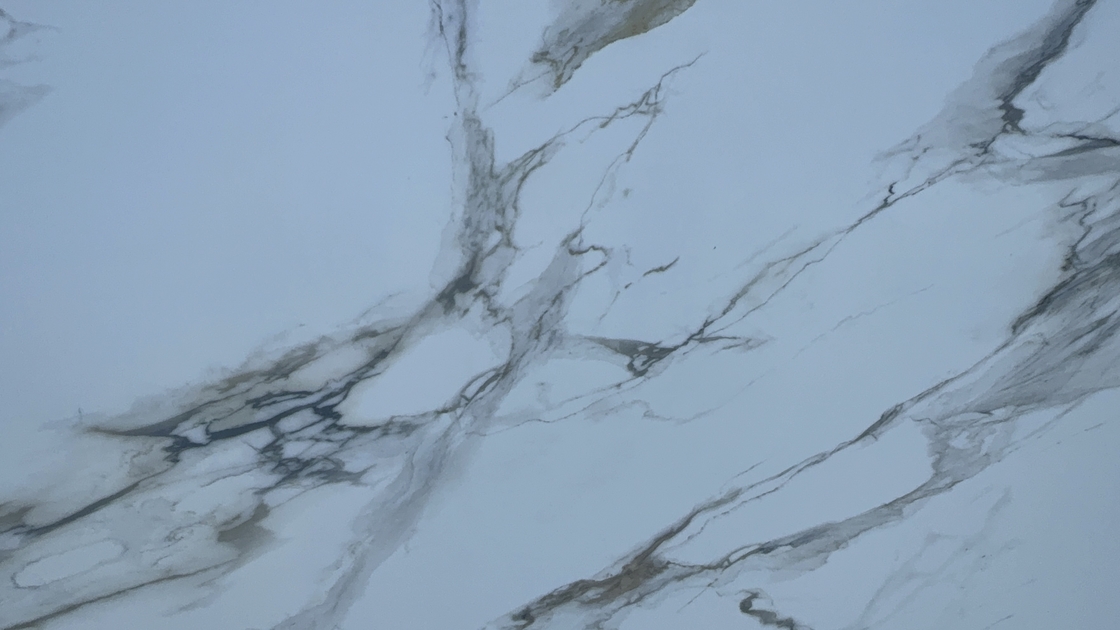 OLK1003G Calacatta Gold Nieuwe Collectie Vain Tot Full Body Gedrukte Kwartssteen Hd Inkjet Print Technologie Plaat