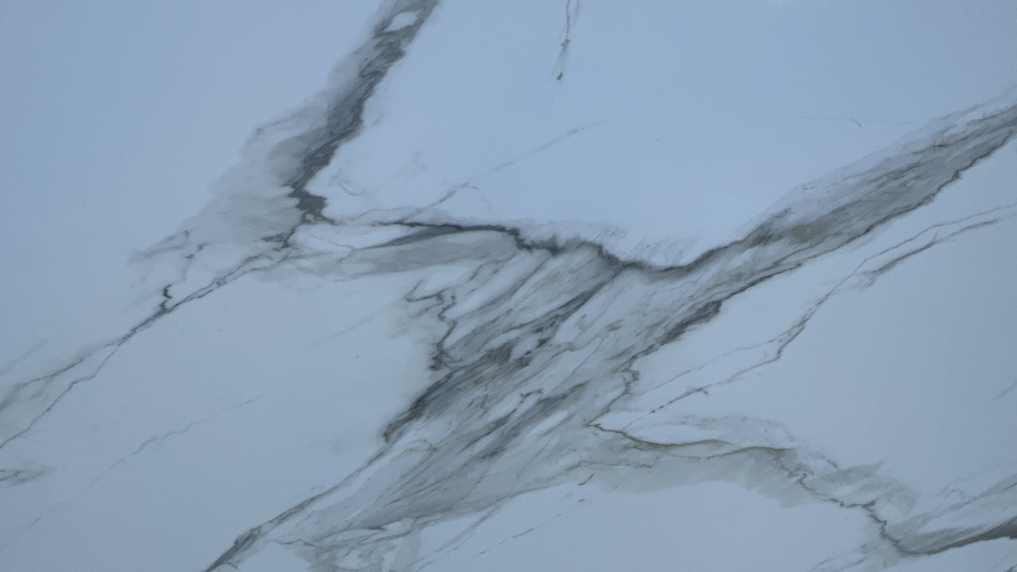 OLK1003G Calacatta Gold Nieuwe Collectie Vain Tot Full Body Gedrukte Kwartssteen Hd Inkjet Print Technologie Plaat