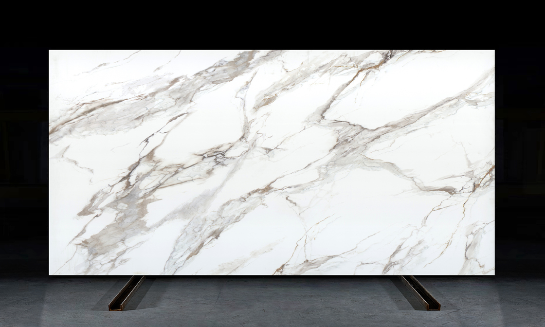 OLK1003G Calacatta Gold Nieuwe Collectie Vain Tot Full Body Gedrukte Kwartssteen Hd Inkjet Print Technologie Plaat